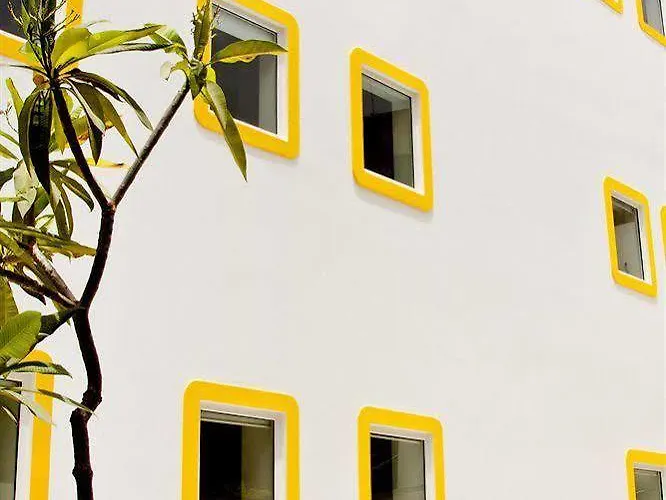 Bloomrooms @ Link Road